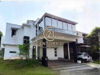 Rumah Posisi Hook Rapi  Dilengkapi Kolam Renang Di Discovery