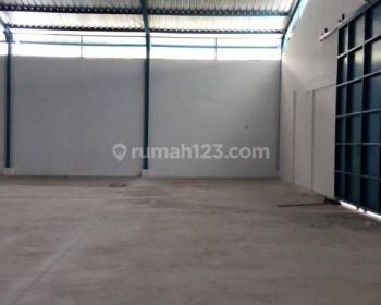 Gudang Luas di Kawasan Industri Jatake Tangerang - Banten