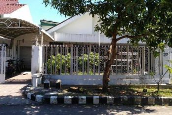Rumah Lama Hitung Tanah di Darmo Permai Selatan