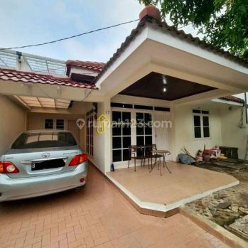 Rumah Strategis bagus di Pancoran Jakarta Selatan 2 Lantai