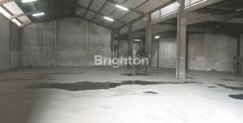 GUDANG 2800 METER DI PINGGIR JALAN RAYA NAROGONG UTAMA - KELAPA NUNGGAL