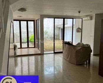 Rumah Halaman Belakang Luas di Sektor 9 Bintaro Jaya Gb 9445 Rs