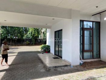 Rumah Luas Siap Pakai Untuk Kantor Di Kemang Jakarta Selatan
