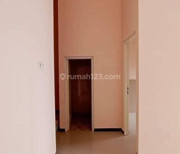 Rumah baru siap huni, samping perumahan Riviera rungkut