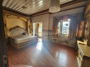 Disewakan (siap huni), Rumah Florence, Pantai Indah Kapuk, 3 lantai sudah Full