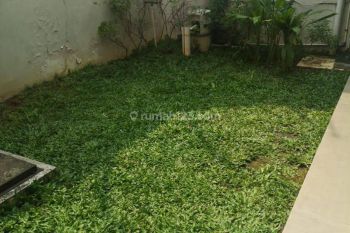 Termurah. Dijual Rumah Siap Huni Dalam Town House di Lebak Bulus