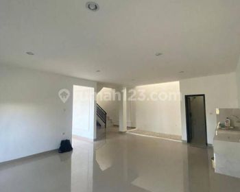 Rumah Dijual Minimalis Bangunan Baru di Turangga