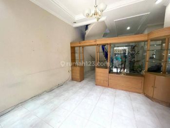 Dhyana Rumah Sewa Jelambar Uk 7x15m Lokasi Komplek Kavling Polri