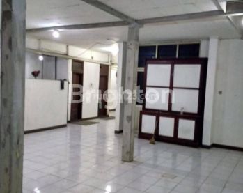 Ruang Usaha Gudang Dan Toko di Jalan Holis 2pp Mtr, SHM  Bagus