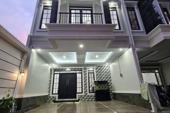 Rumah 3 LANTAI  BARU MURAH MEWAH JAGAKARSA Jakarta Selatan