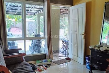 Disewakan Rumah Semi Furnish di Kencana Loka Siap Huni dekat tol dan Stasiun