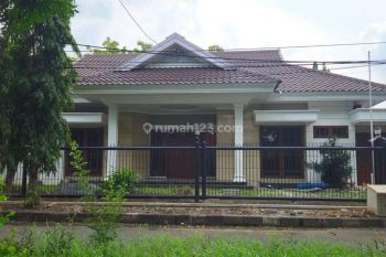 Di Sewakan Rumah di Putat Indah Tengah