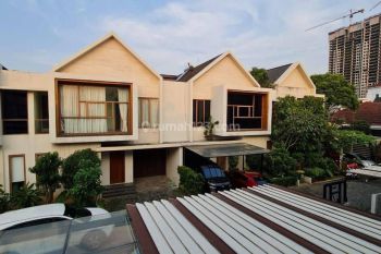 Rumah 2 Lantai di Cilandak Jakarta Selatan SHM Bagus