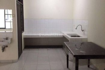 sewa rumah 2 lt 3kamar tidur bebas banjir deket sekolah di kelapa gading