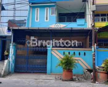 RUMAH GANDENG KAVLING POLRI ADA CONNECTING DOOR DI AREA COMMERCIAL