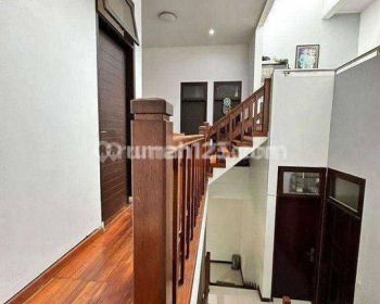Rumah Bagus 2 Lantai Siap Huni di Dalam Komplek, Bkr, Kota Bandung