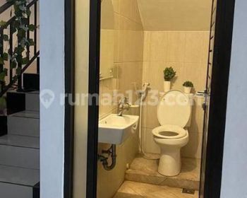 Rumah 3 Lantai di Cikutra baru SHM Bagus