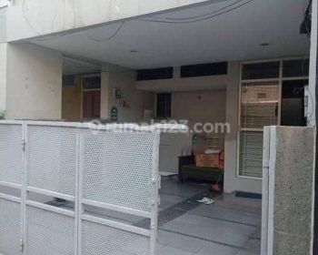 Rumah Minimalis Semi Furnished Siap Huni di Tebet