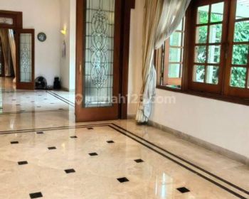 Disewakan Rumah Menteng 1 Lantai Parkiran Luas