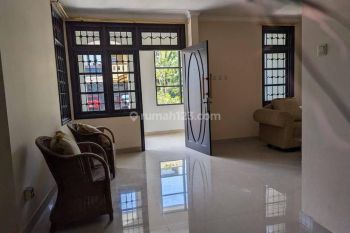 Rumah 2 Lantai Bagus di Kota Wisata Cibubur , Bogor