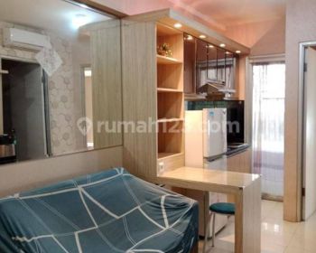 Sewa Apartemen Green Bay 2 Kamar Furnish Bagus View Pool