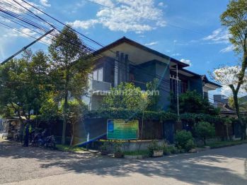 Dijual Rumah Hook 2 Lantai Lokasi Strategis di Turangga Buahbatu