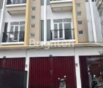 Ruko 3 lantai  di jalan nuri