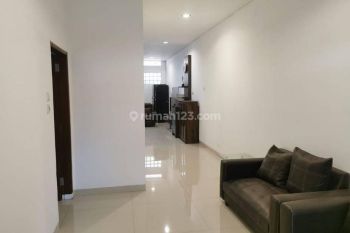 Rumah Dijual Minimalis Full Renov di Taman Kopo Indah 2