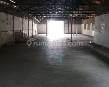 Gudang di sewa di penggilingan jakarta timur strategis 600m2