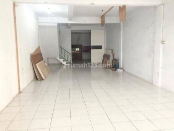 Chandra Ruko 3 Lantai Uk 5x20m Bisa Untuk Konveksi di Jelambar