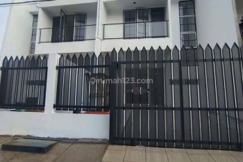 Rumah Baru Private Gate di Villa Melati Mas Serpong