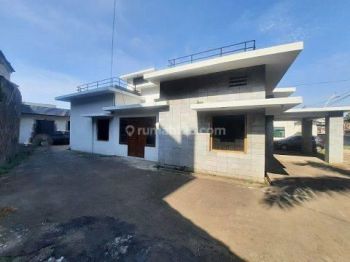 Disewakan Untuk Kantor, Logistik , Luas 420m2 di Pegangsaan Menteng