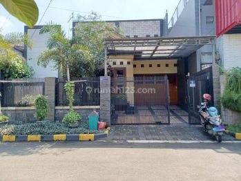 Rumah dijual di JatiBening, FURNISH dlm Perumahan LUAS Etty