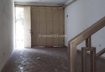 Ruko Luas Siap Pakai Lokasi Bagus
