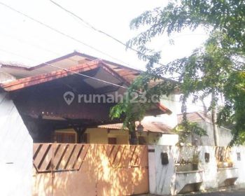 Rumah Murah 2 Lantai 6 Kamar Dekat Pintu Tol di Pesanggrahan
