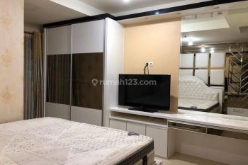 Apartemen full furnis interior  Di sewakan Di penjaringan ,Pluit lantai 18 .