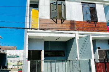 Jual Rumah Baru Wonorejo Selatan 2 Lantai Facade Minimalis Elegan