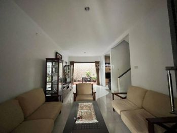 Rumah Fully Furnished Siap Huni di Cluster Melia, Graha Raya
