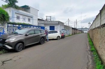 Wilson Dijual gudang 3 lantai di kroncong jatiuwung