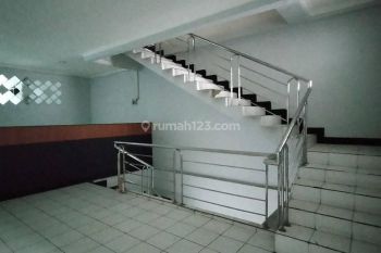 Ruko pusat kota Pasirkoja