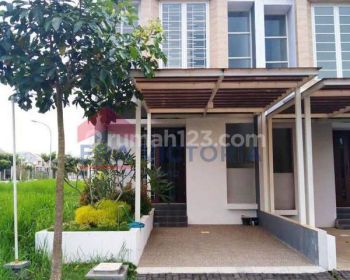 Rumah 2 lantai, Semi Furnished dekat Kampus Binus Araya di Sewakan Cepat.