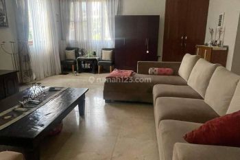 Rumah Hook 2 Lantai Di Cilandak Jakarta Selatan R1753