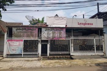 Rumah Besar di Pinggir Jalan Ramai, Bisa Untuk Tenpat Usaha di area strategis
