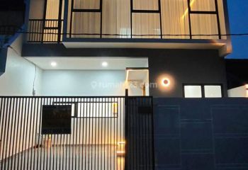 Rumah Baru di Nusa Loka BSD CITY, depan taman