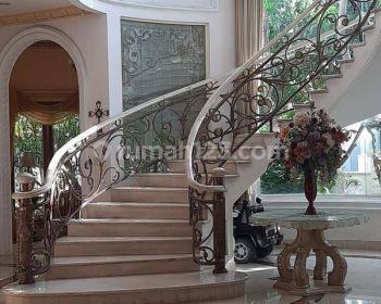 Dijual Rumah Hoek Pantai Mutiara , Luas Tanah 576m2 ,full Furnish