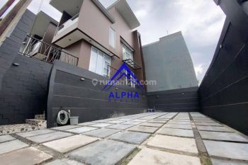 Rumah 2 Lantai Cantik Dan Siap Huni di Setiabudi, Bandung