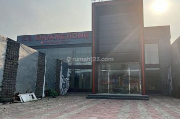 Disewakan Bangunan Komersial di Jalan Raya, Cocok Untuk Showroom Kantor