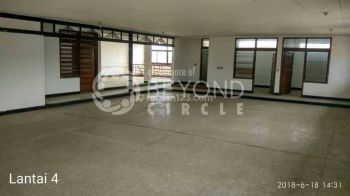 Jadi bisnis kuliner, resto,fashion juga bisa,nego yuk di Karapitan, Bandung