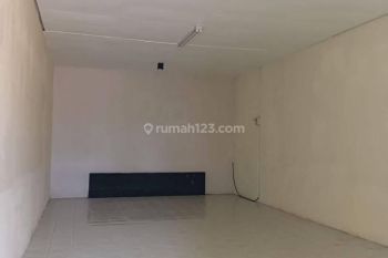 Ruko manukan tama semi furnish cocok untuk usaha