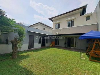 Rumah 2 Lantai Bagus di Kota Baru Parahyangan